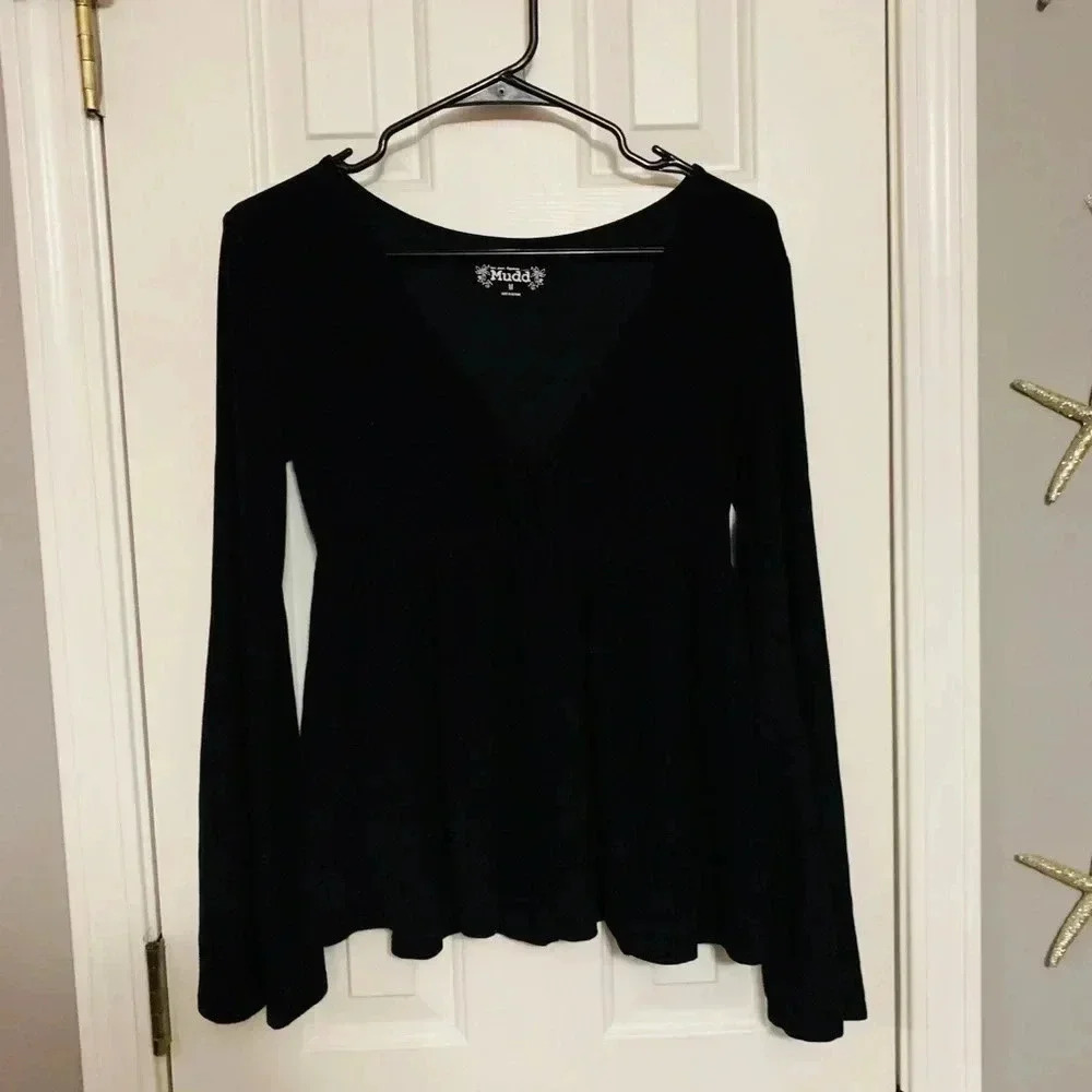 🧾 Black Blouse